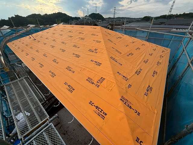 端部まで施工した屋根全体